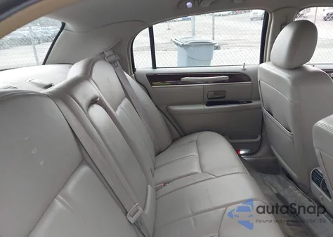 2010 Lincoln Town Car Signature Limited z USA, uszkodzony, nr VIN 2LNBL8CV6AX631548